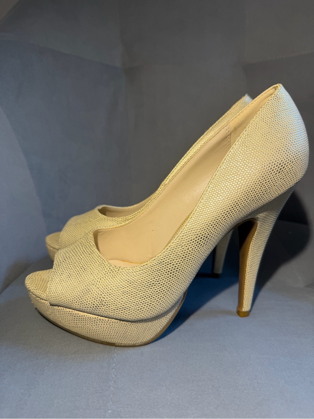 Women's Cream w gold shimmer Peep-Toe Platform High Heels